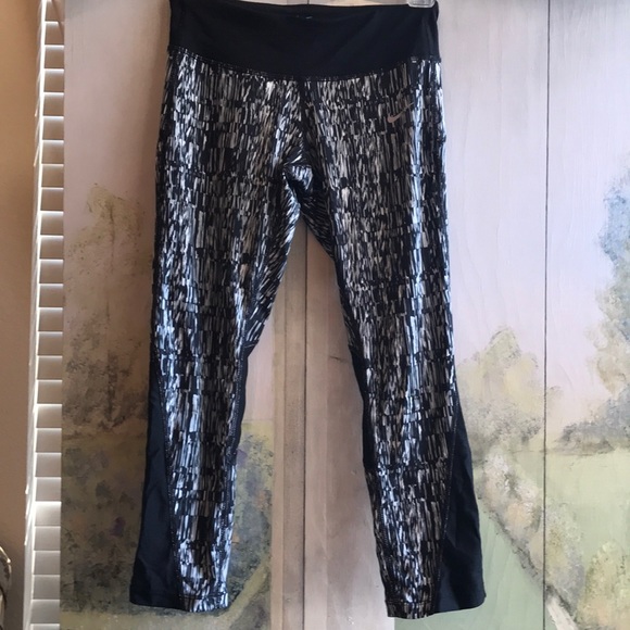 Nike dry fit capris